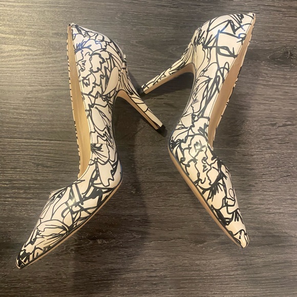 Nine West heels - never worn - Picture 2 of 2